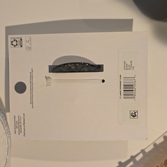 ⭐️ Time and Tru Woman's Large Croissant Claw Clips ( 2 ) - Picture 3 of 11